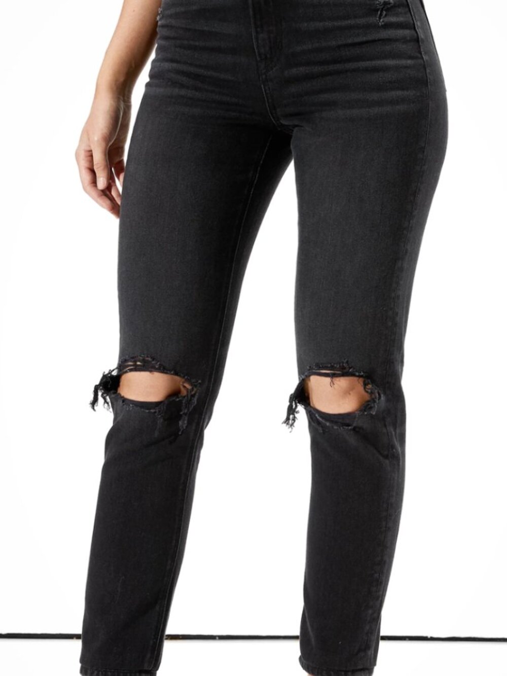 American Eagle - AE Black Ripped Mom Jean (2 X-Short)